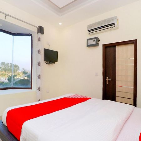 Shāhpur Hotel O Sangam Resort מראה חיצוני תמונה