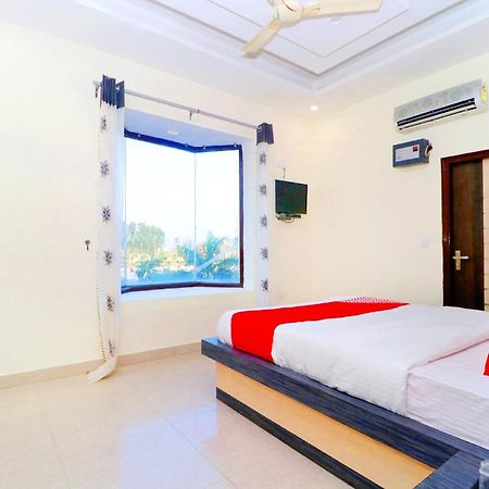 Shāhpur Hotel O Sangam Resort מראה חיצוני תמונה