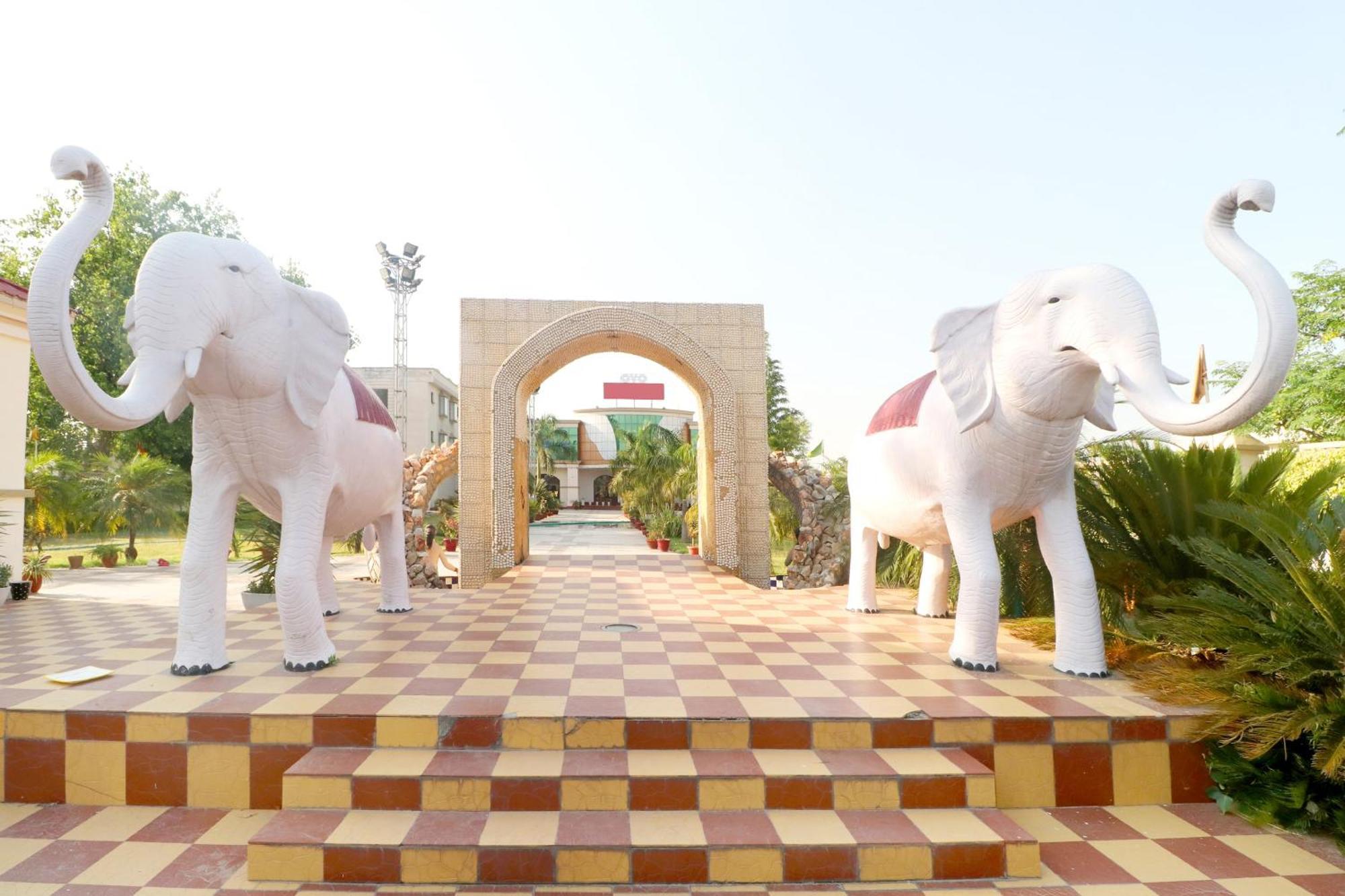 Shāhpur Hotel O Sangam Resort מראה חיצוני תמונה