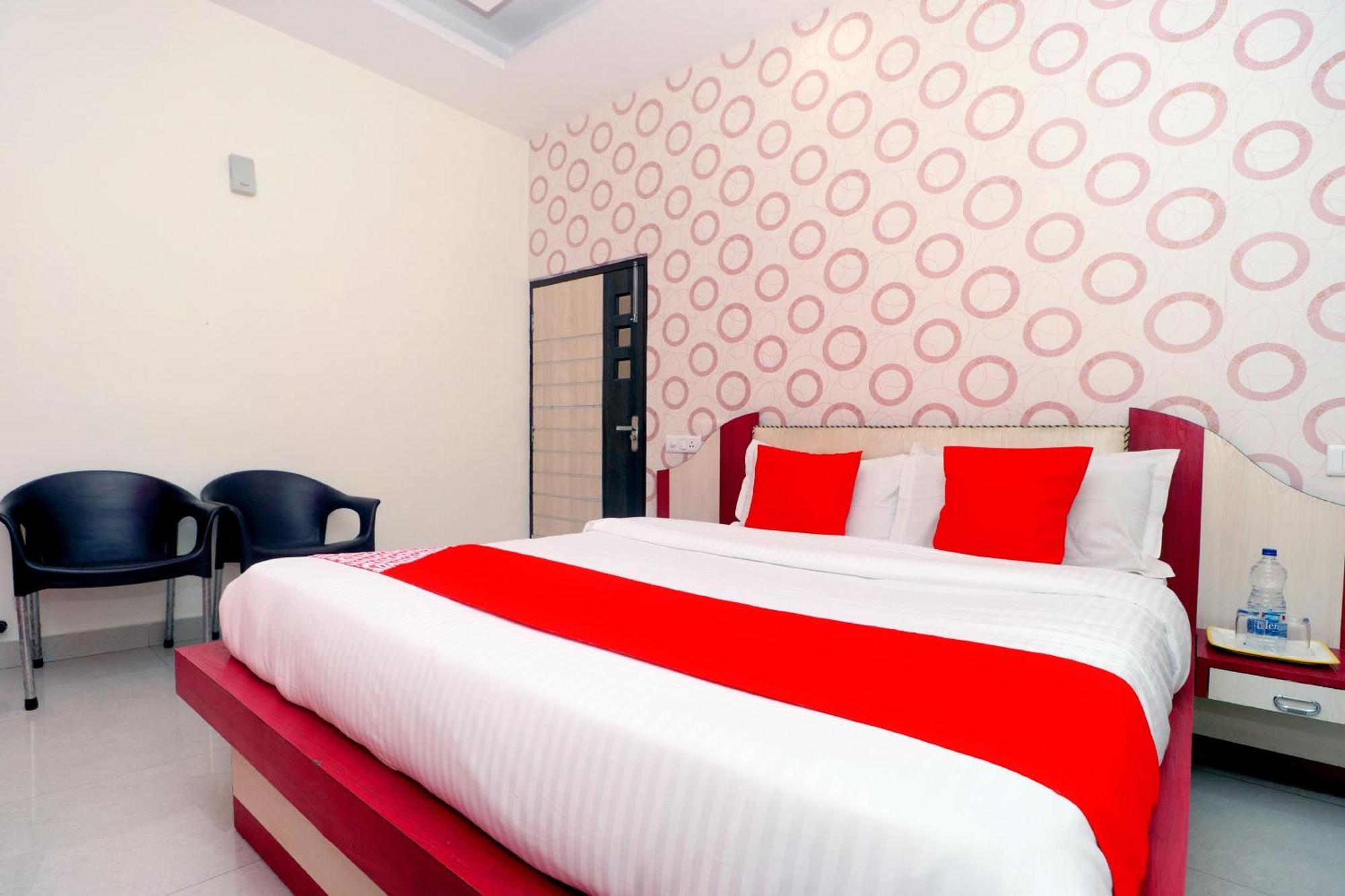 Shāhpur Hotel O Sangam Resort מראה חיצוני תמונה