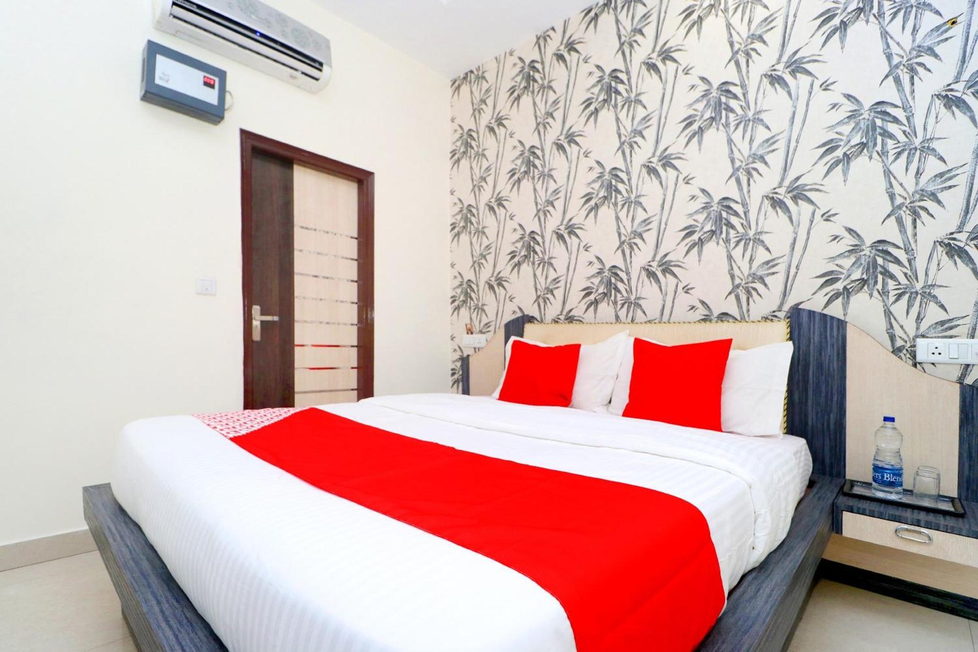 Shāhpur Hotel O Sangam Resort מראה חיצוני תמונה