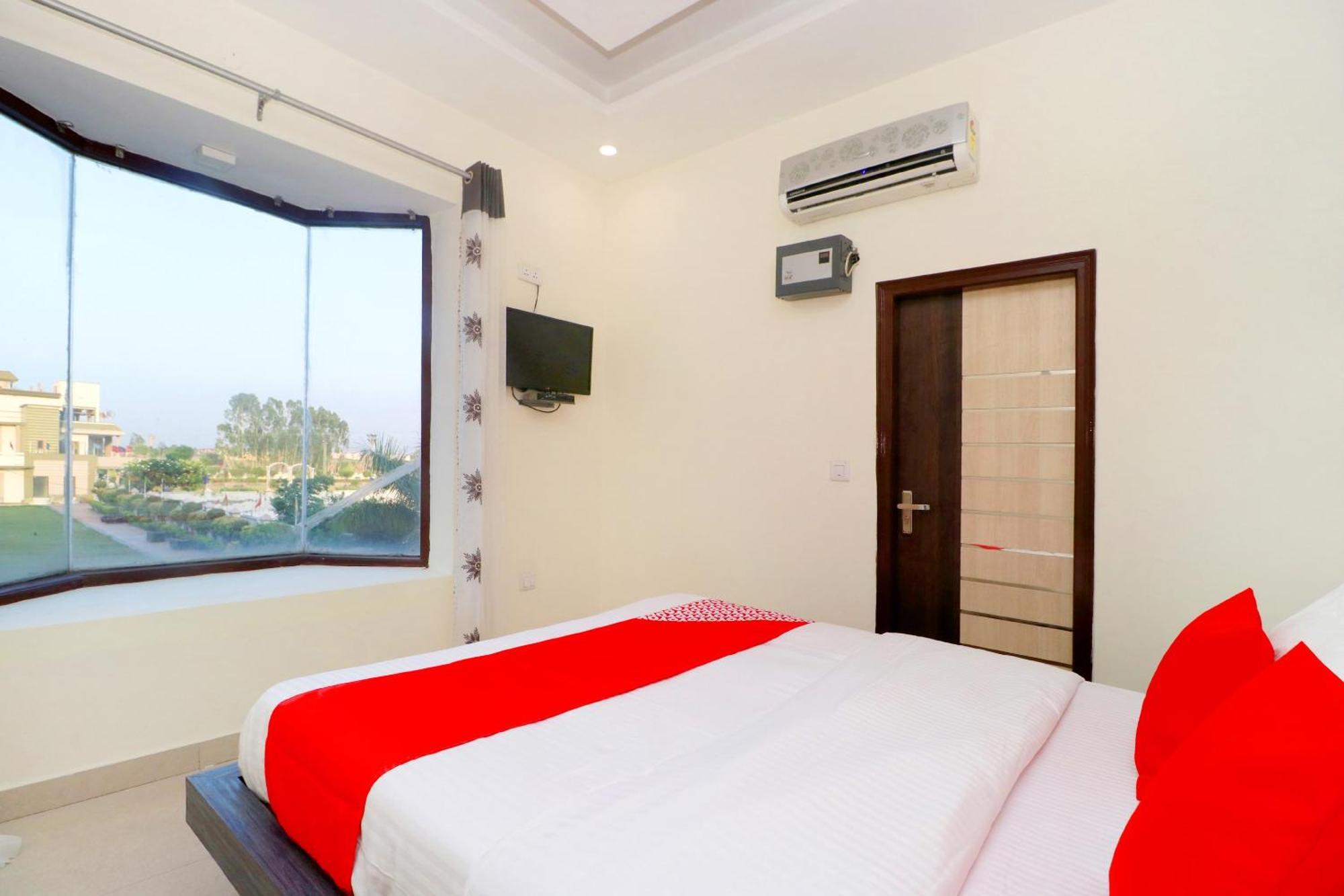 Shāhpur Hotel O Sangam Resort מראה חיצוני תמונה