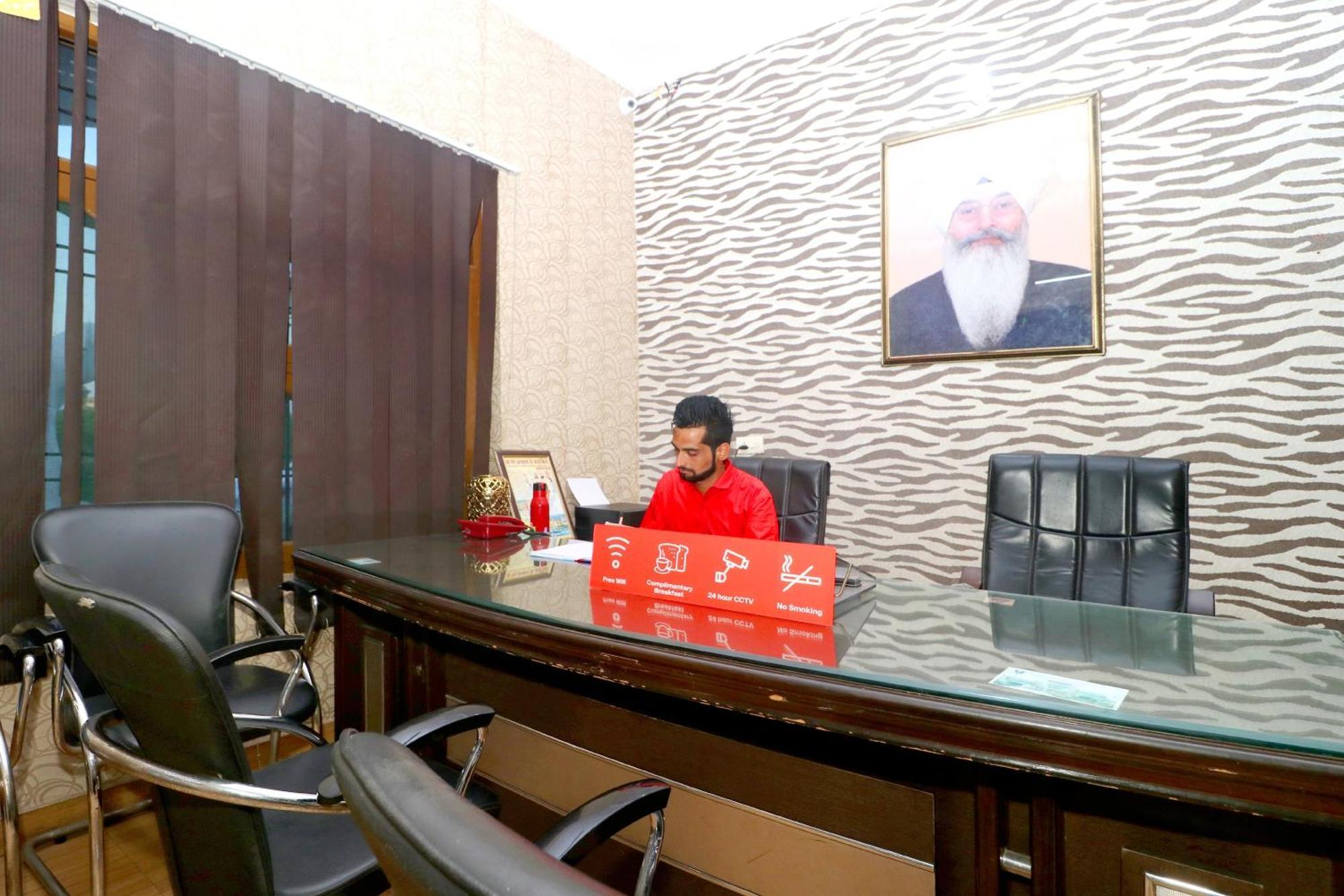 Shāhpur Hotel O Sangam Resort מראה חיצוני תמונה
