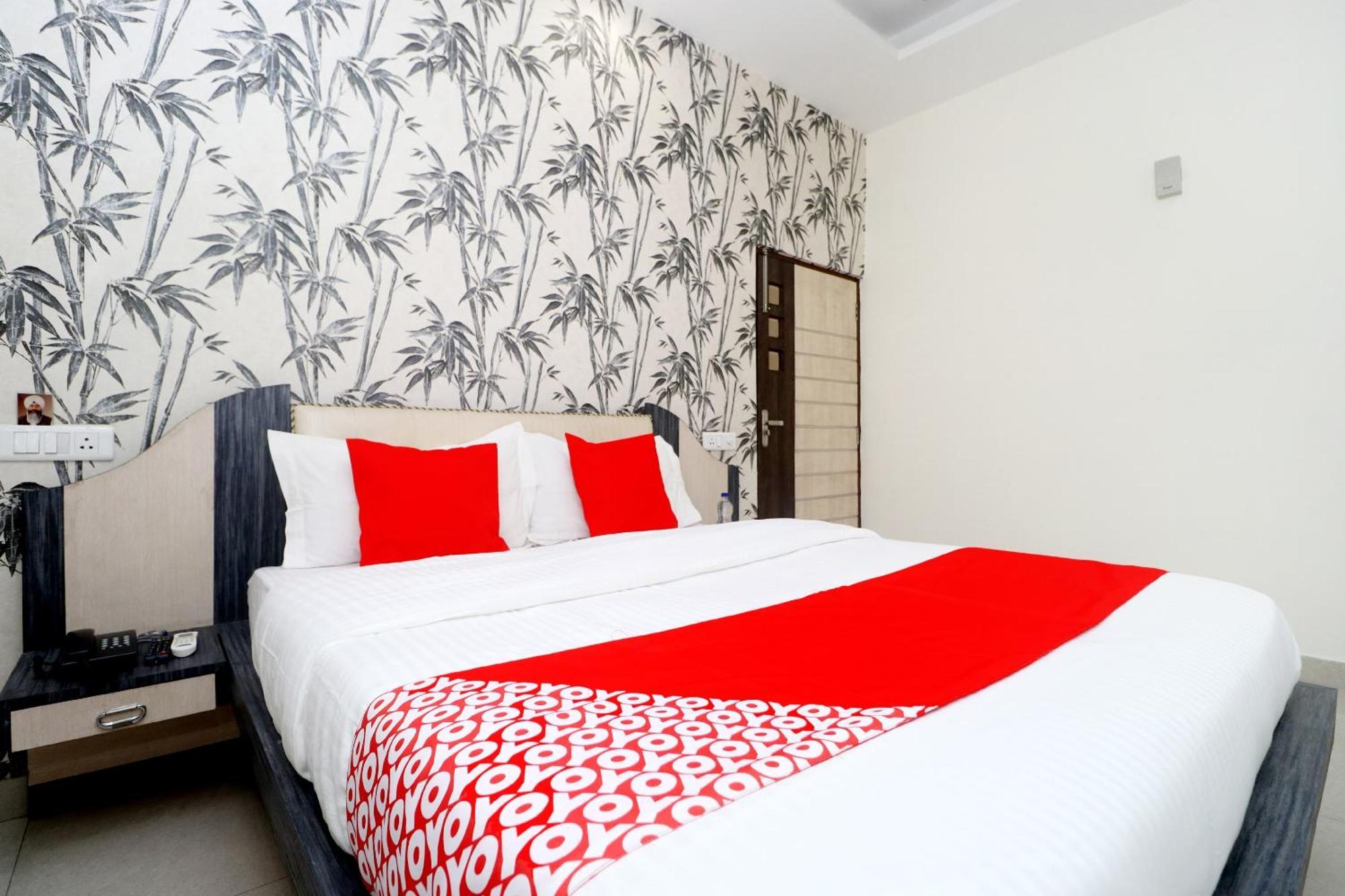 Shāhpur Hotel O Sangam Resort מראה חיצוני תמונה
