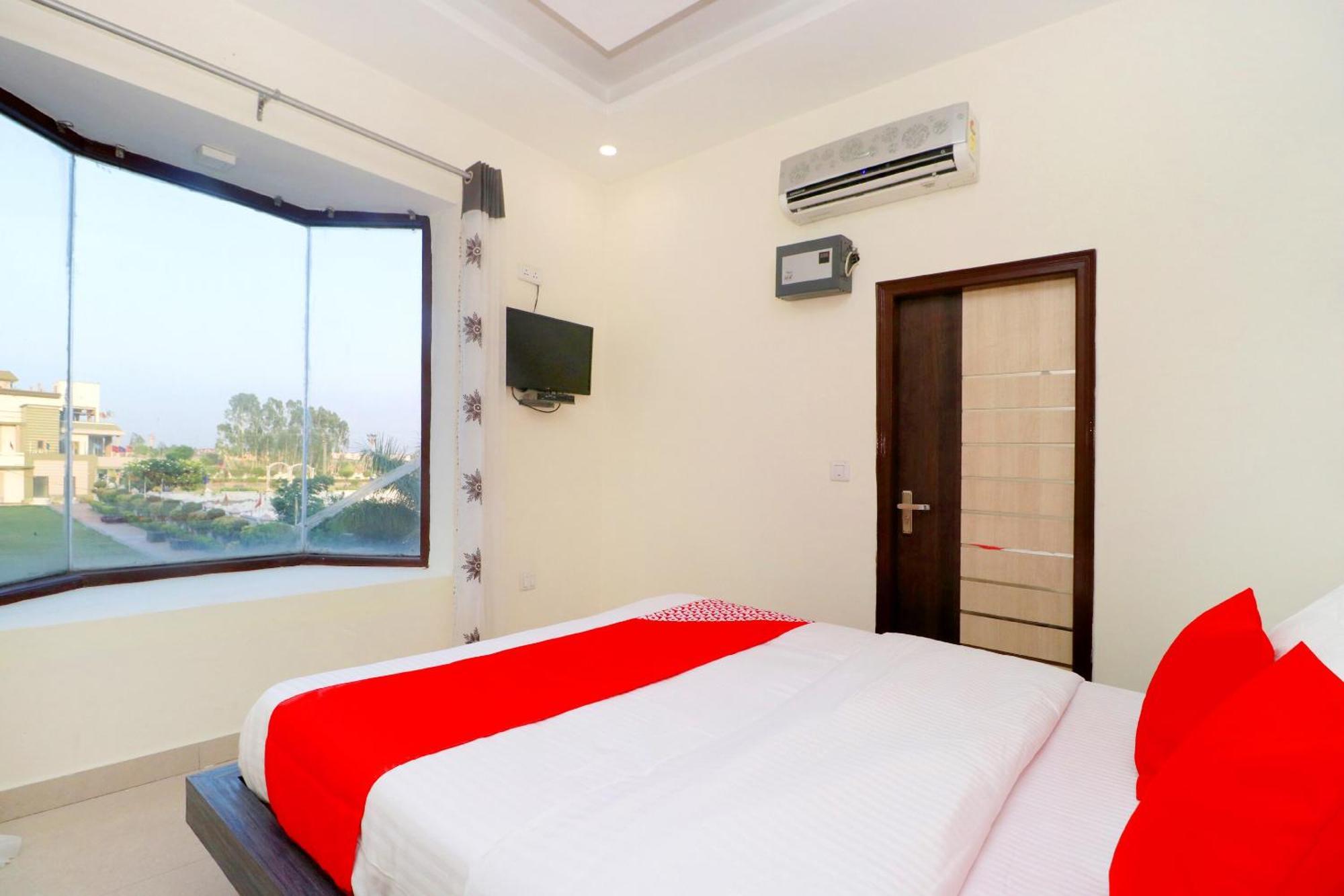 Shāhpur Hotel O Sangam Resort מראה חיצוני תמונה